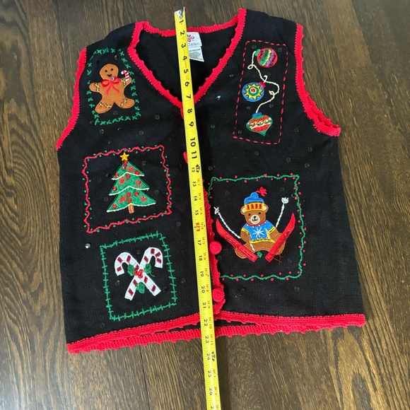 Vtg Nutcracker Womens Ugly Christmas Sweater Vest Size M Ginger Bread Ski Bear - Picture 10 of 11
